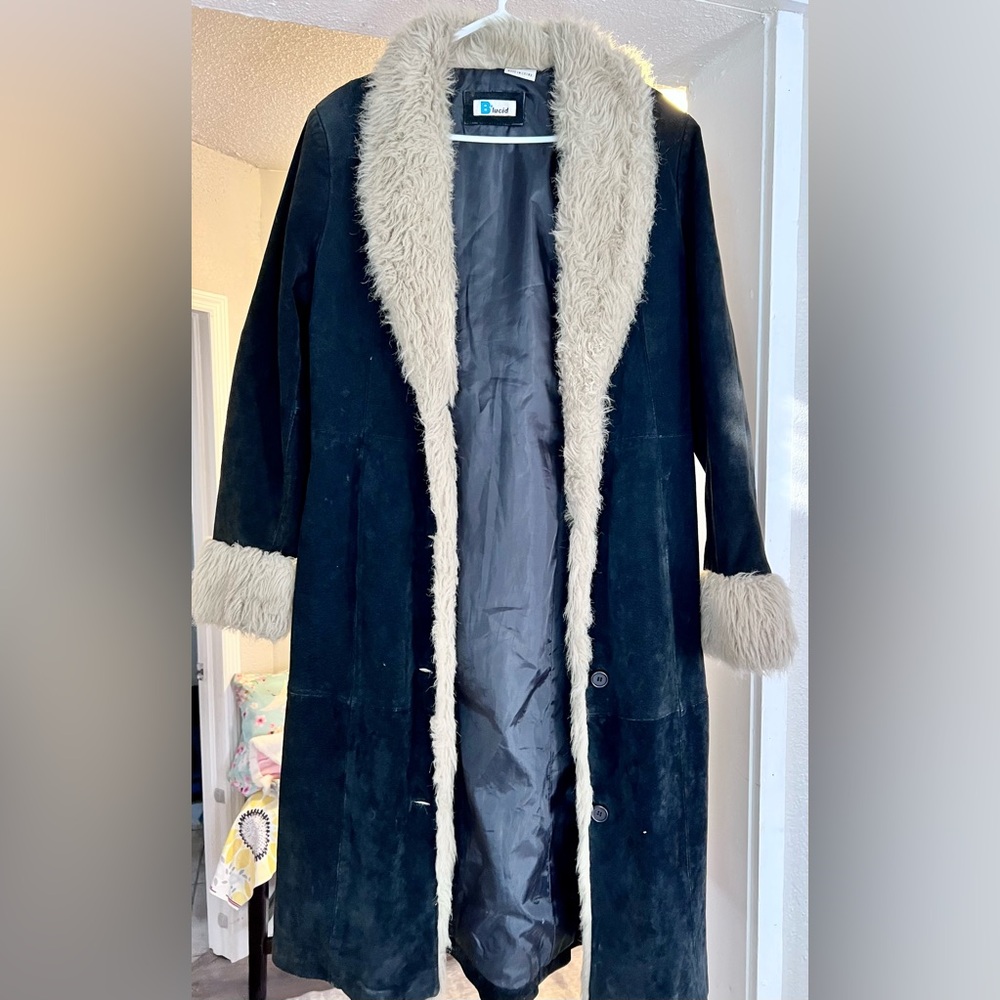 Chic Black Teddy Jacket with Cream Faux Fur Trim